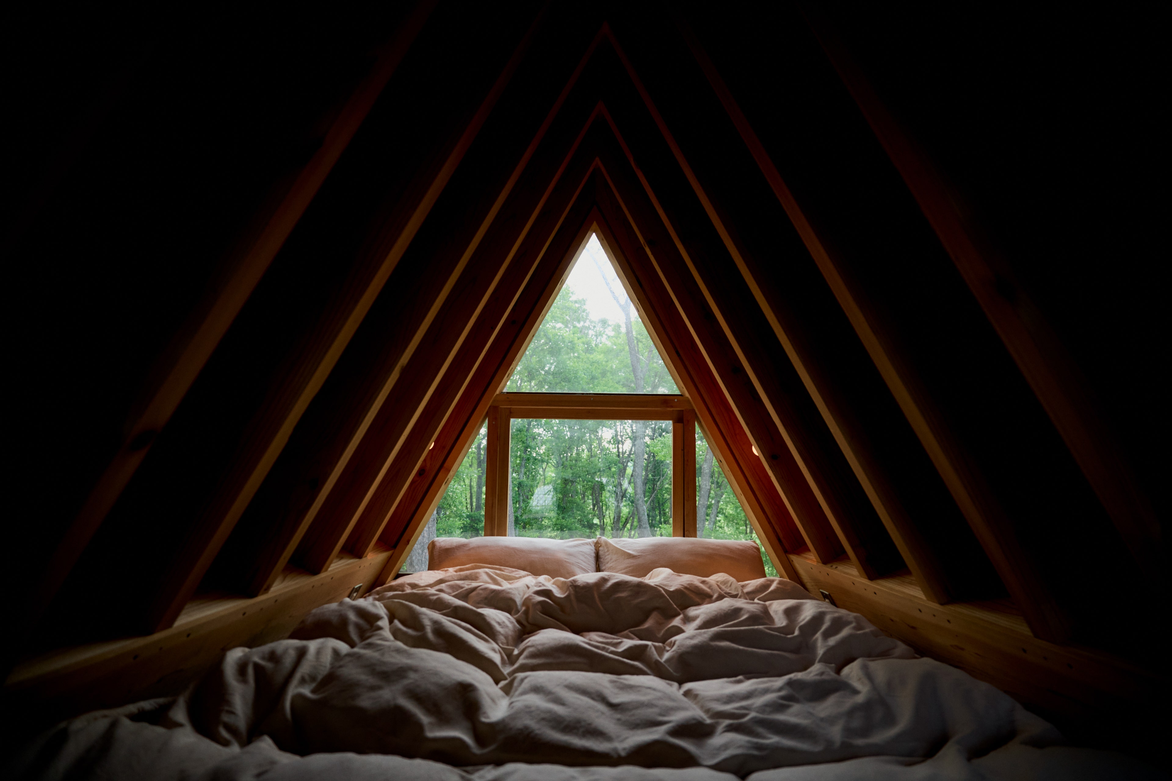 The right distance for each moment